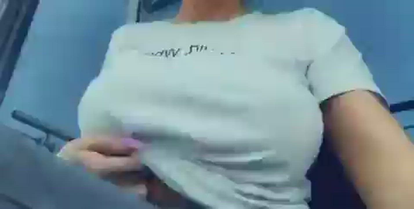 Big Tits Busty Teen Titty Drop Topless clip