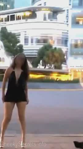 ass flashing natural tits outdoor public voyeur clip