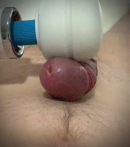 Used her toy to cum in slow motion ;-)
