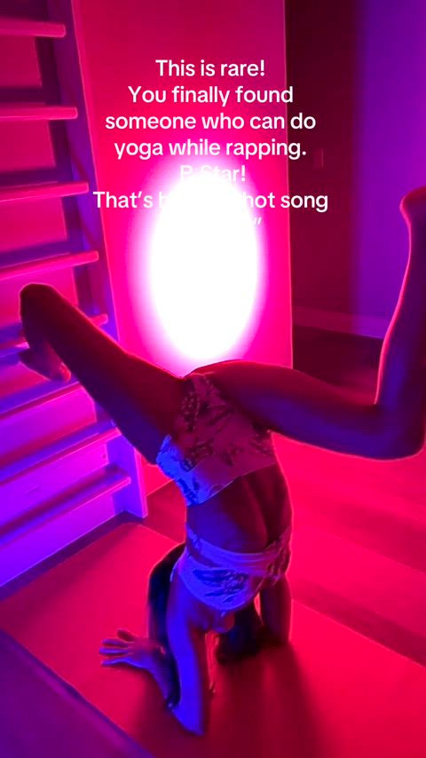 ass big ass booty dancing onlyfans pawg petite tiktok white girl yoga on-all-fours