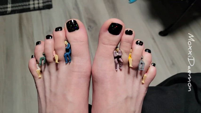 fansly feet feet fetish fetish foot fetish giantess goth toes clip