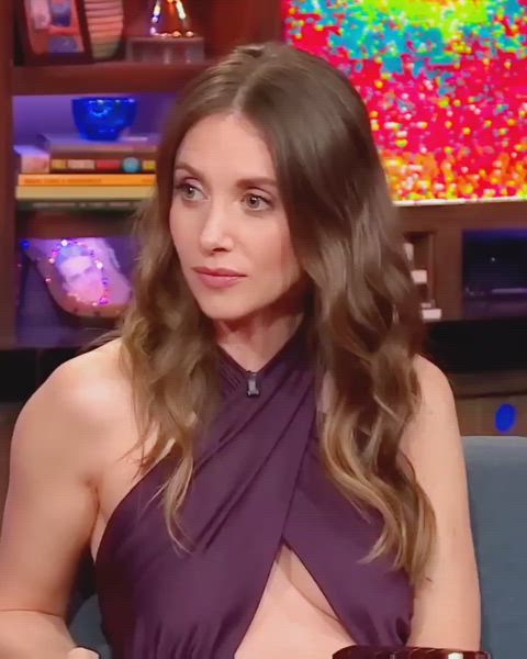 Alison brie