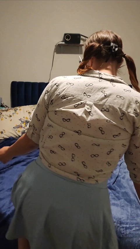 What a sweet sexy pawg I am shaking my big ass for you 