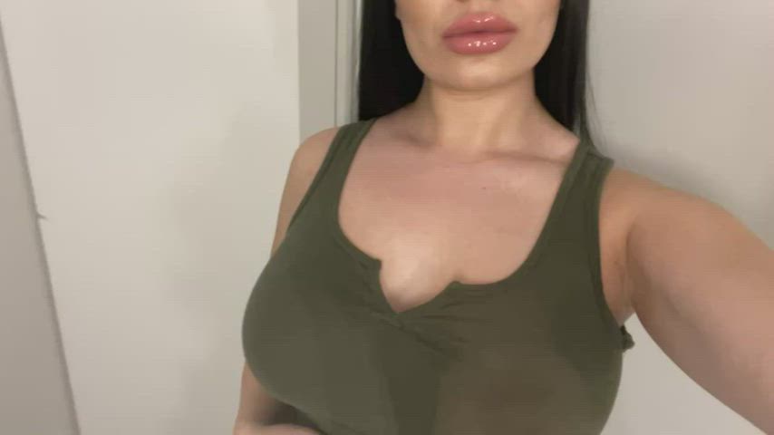 Titty drop ..I have huge nipples.. do you like them?☺️😈