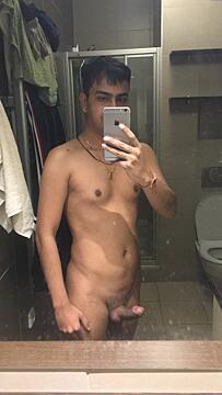 Homemade Horny Hostel Indian Nude Selfie Porn Image by reditgone