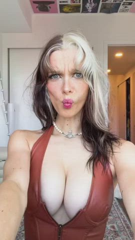 big tits cleavage non-nude tiktok tit worship tits clip