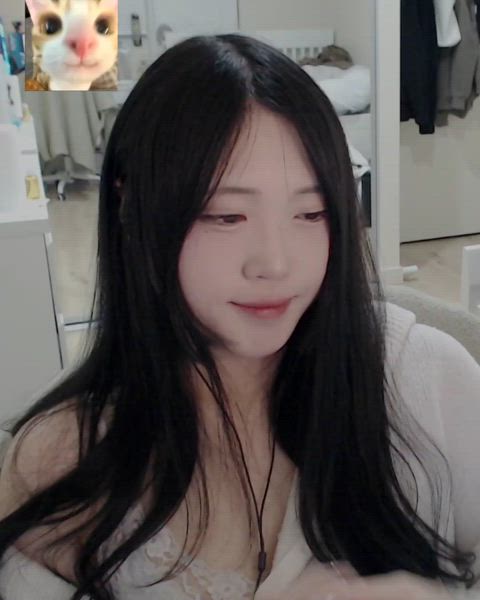 brunette korean non-nude clip