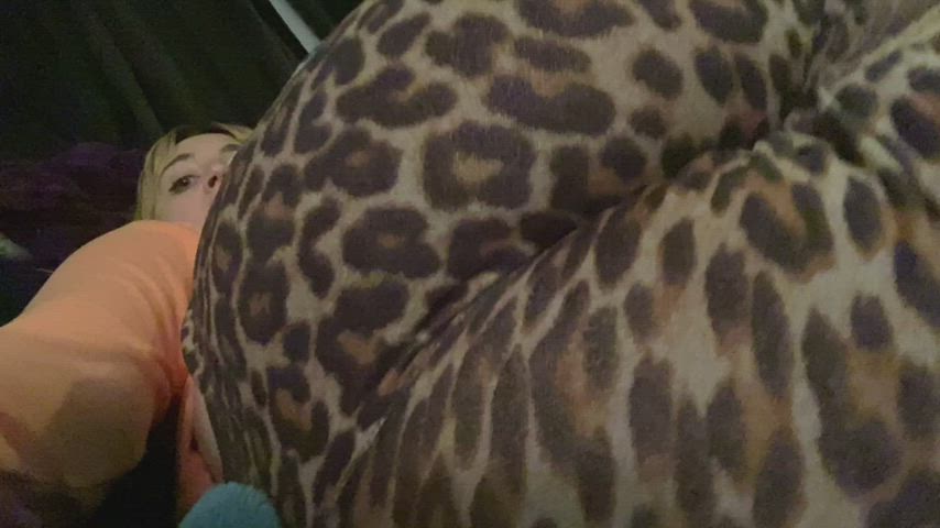 A little pants and leggings fart compilation from fartinassbitch. OF in comments.