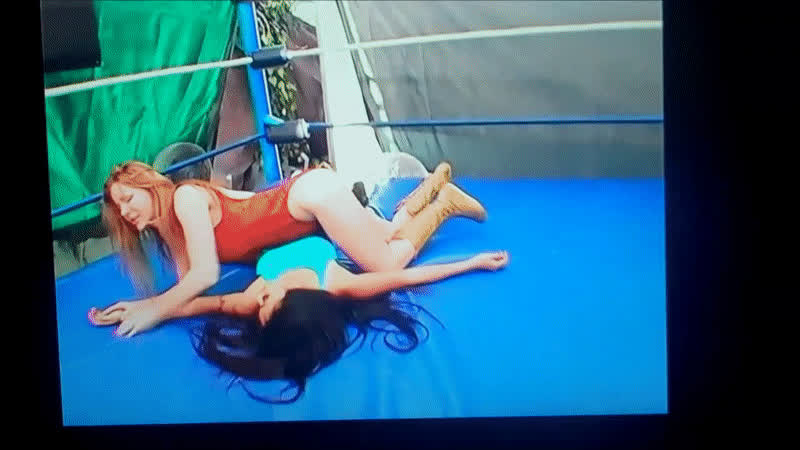 amber michaels asian blonde brunette nicole oring wrestling clip