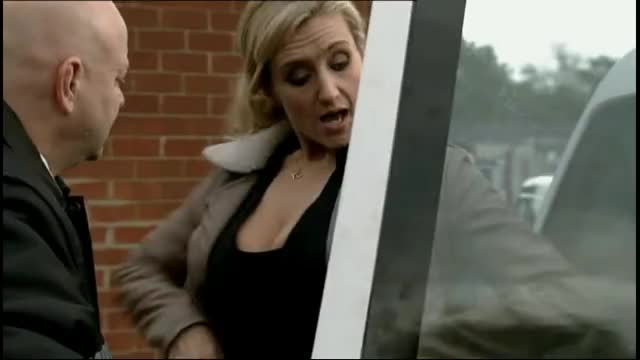 Catherine Tyldesley Cleavage in 'Coronation Street' (28/11/'11)