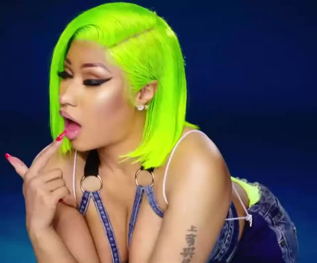 Nicki Minaj clip