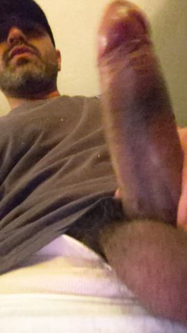 Damn lots of sexy dudes on here. Let's chat dms open. Hairy and hung to the front