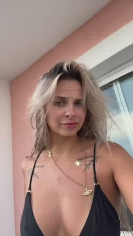 body boobs celebrity fitness clip