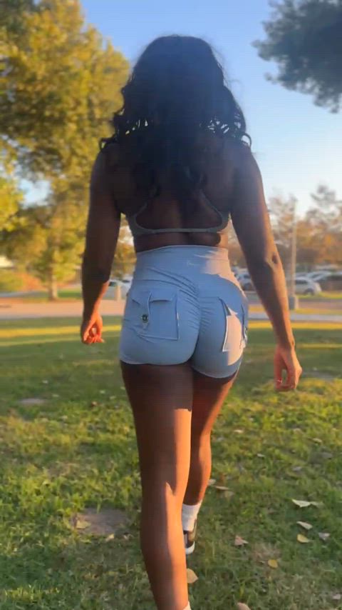 ass big ass bubble butt ebony ebony butts fit fitness tease walking yoga pants bubble-butt