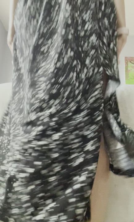 Just a taste of what’s under a MILFs sundress 😏 35F