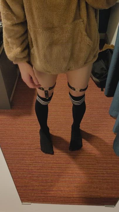 Not sure if two different thigh garters work ?