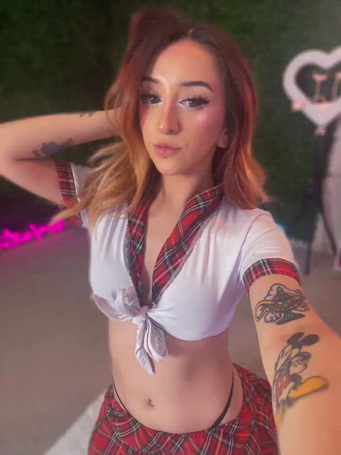 taste schoolgirl pussy 👅