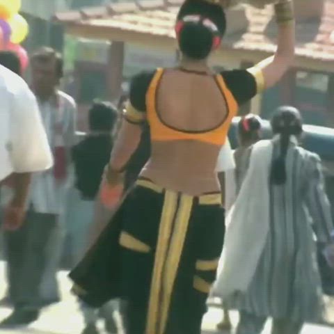 Shilpa Shetty hot bomb figure from Rishtey (2002) ..this MILF still has tight body