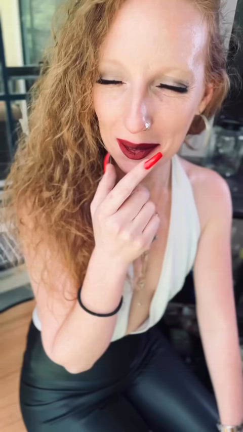 fansly freckles milf manyvids mature onlyfans redhead smoking solo redheads clip