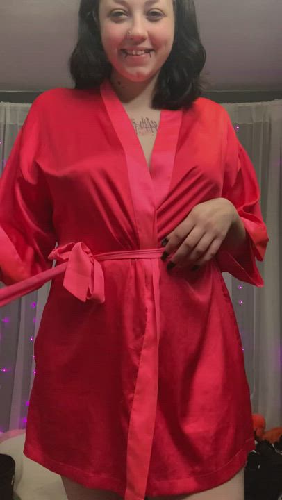 I’ll slip out of this robe and you can slip inside my pussy 😉💦