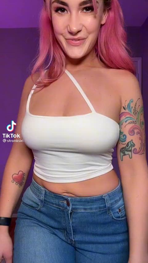 cleavage curvy dance tiktok curvy-chicks tik-tok clip