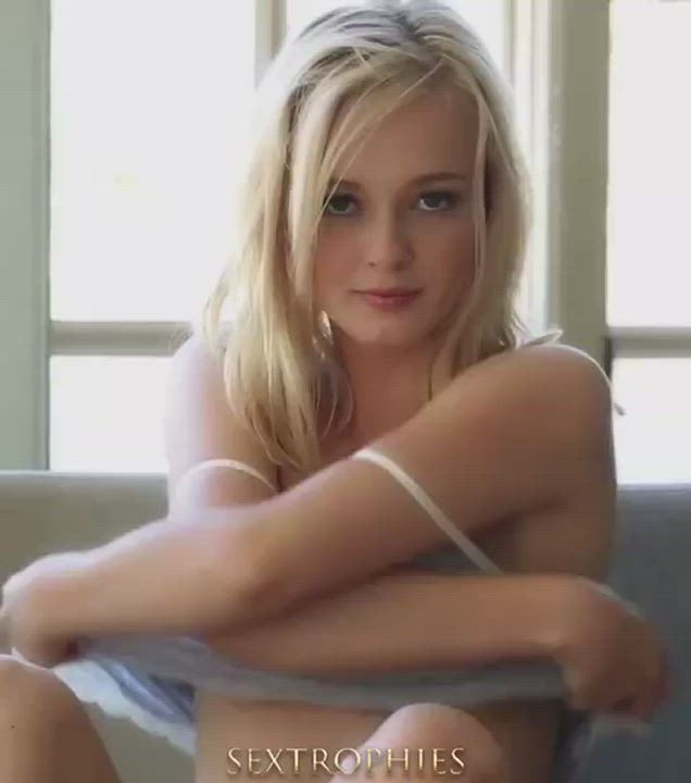 Blonde Cute Teen clip