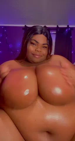 Ohh how I’ve missed sharing my big titties with y’all! 🥺💜