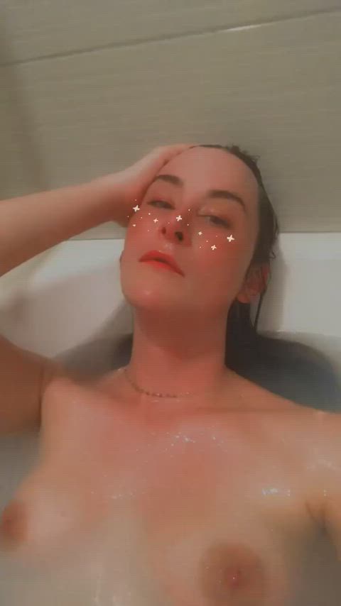 Take a bath with me? 💋