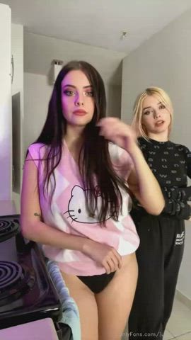 Cam DontSlutShame Lesbians clip