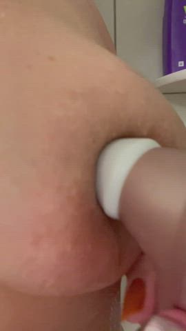 My tits and clit can get sucked with this toy…I love it