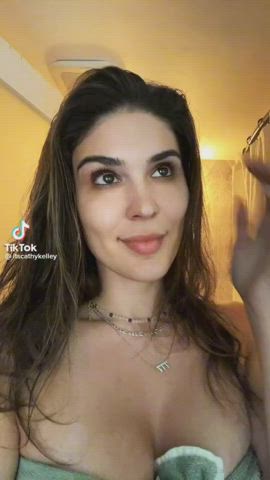 Cathy Kelley being risque on Tik-Tok