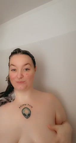 BBW Chubby Shower clip