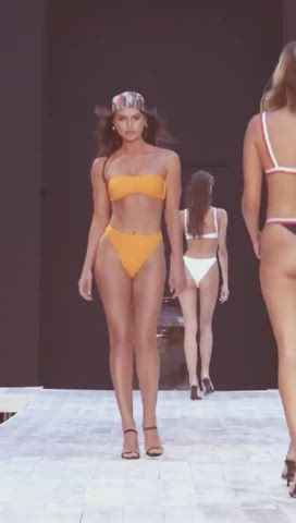 abs ass bikini brunette model clip