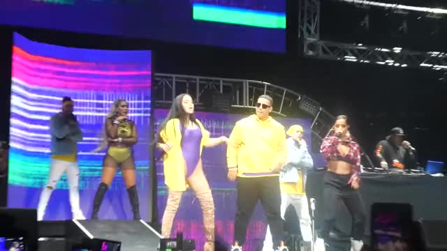 Daddy Yankee, Natti, Becky G en Calibash 2019 Dura 4K Video (1080p 60fps H264-128kbit