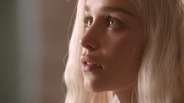 Watch Online - Emilia Clarke – Game of Thrones s01 (2011) HD 1080p