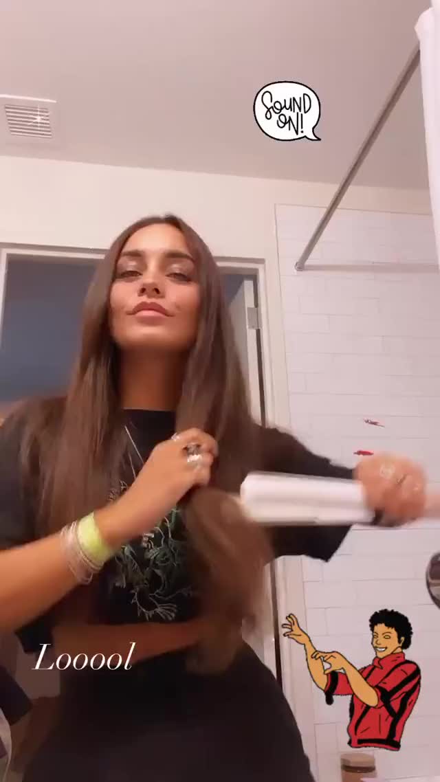 Vanessa Hudgens clip