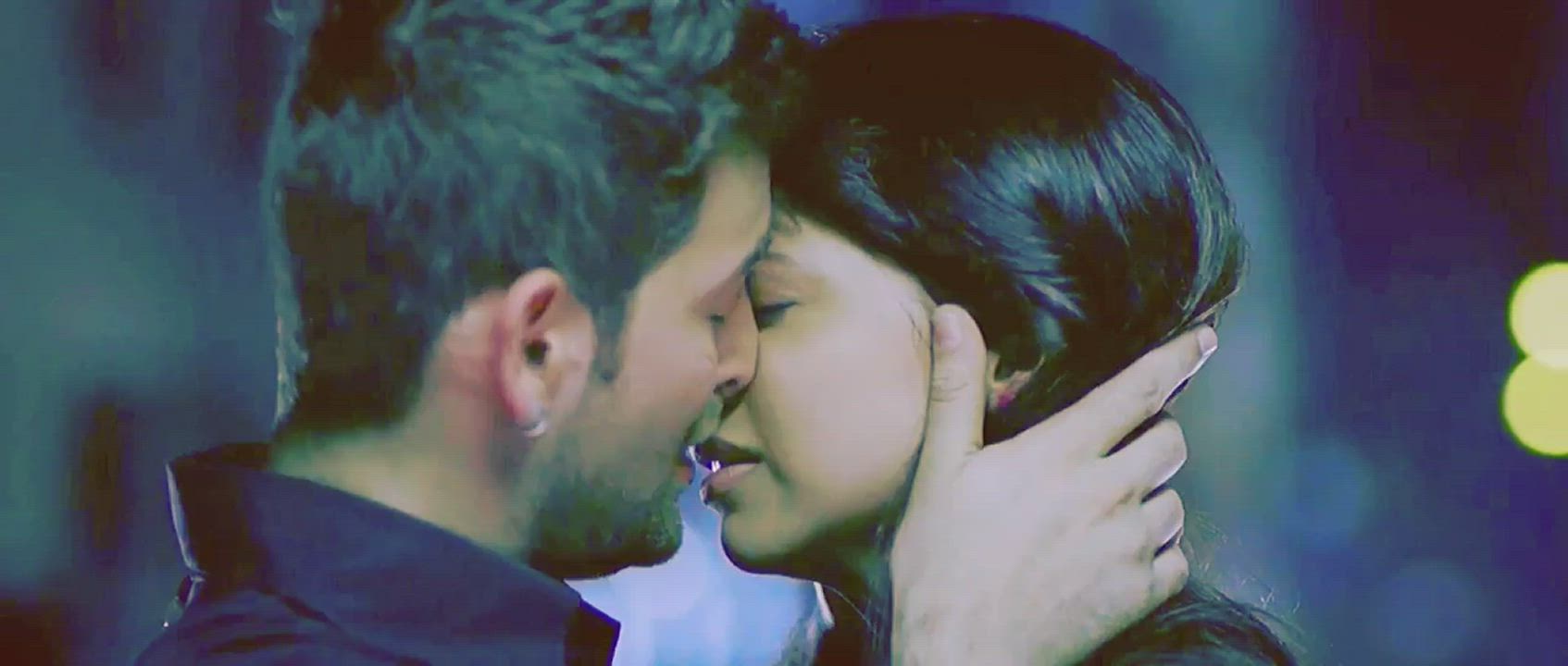 Asian Babe Bollywood Celebrity Indian Kiss Kissing clip