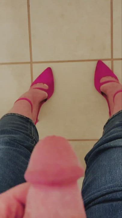 Pink heels got me feeling ?