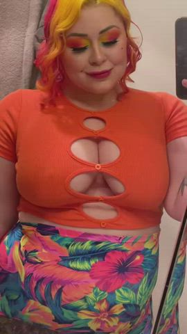 i love showing off my tits in public, would you goon to me?