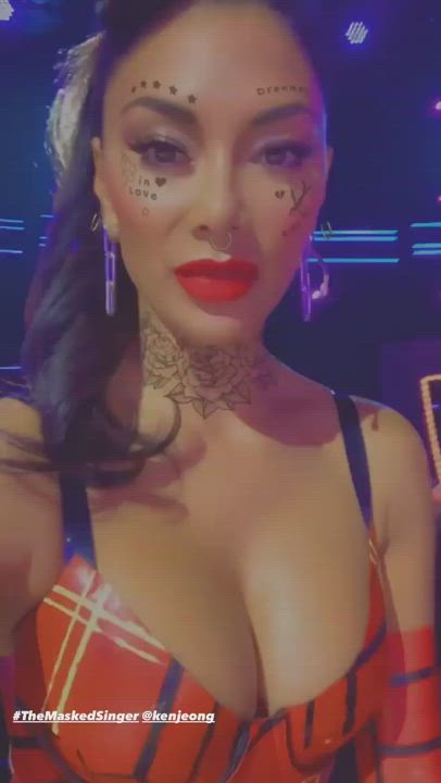 Big Tits Cleavage Nicole Scherzinger clip