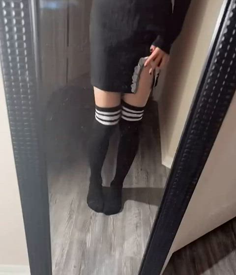 Will you play with a petite femboy bulge? 💕