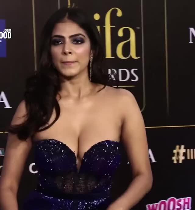 Malavika Mohanan Iifa GIF by dvang07 Gfycat