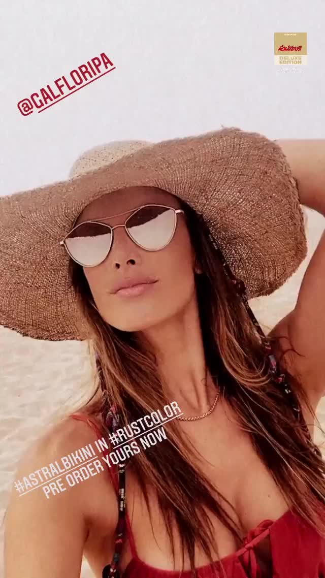Alessandra Ambrosio clip