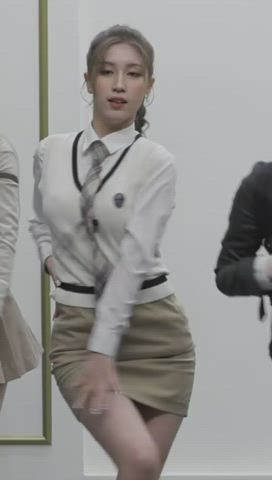 celebrity korean skirt clip