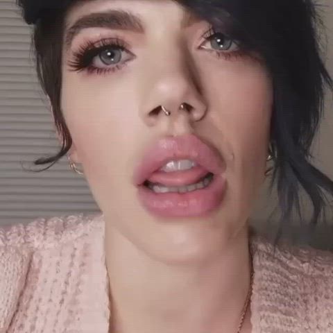 Amateur Saliva Tongue Fetish White Girl clip