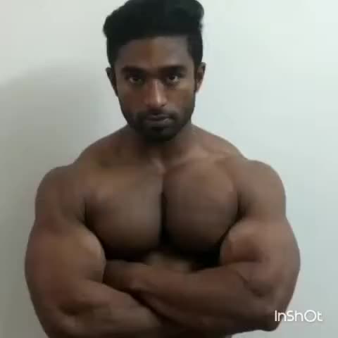 Mohan Subramaniam - Pec bounce - Muscular and Ripped