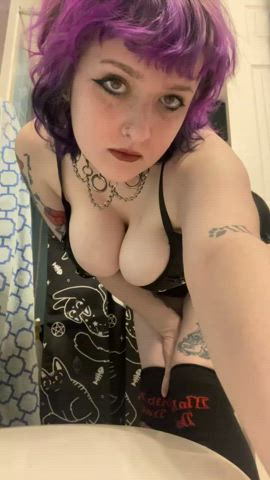 Natural Big Titty Goth Slut 💦 36DDD Tits