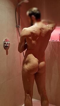 A few shots of me in the shower... 27-1.78m-73kg