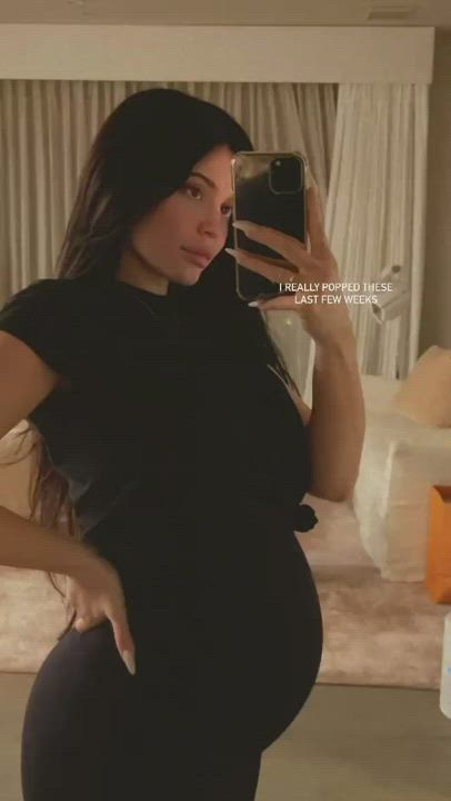 Big Ass Kylie Jenner Pregnant clip