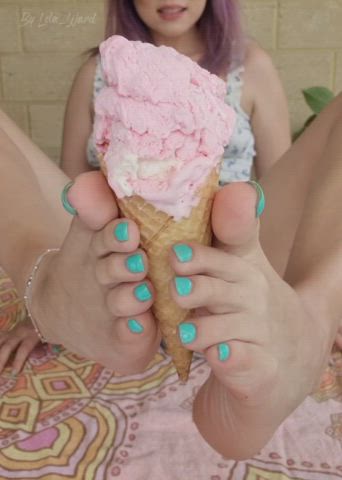 Mmm Lola's never tasted ice-cream so good, would you like a taste? 😋